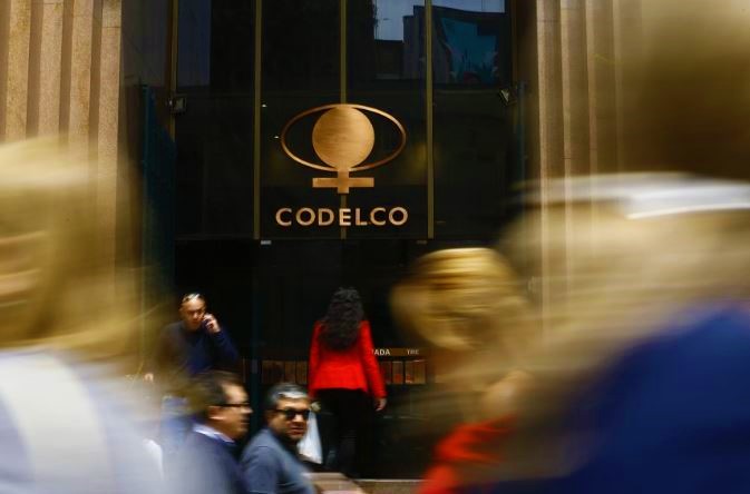 Cocelcot CRISIS EN CODELCO. Atilio Barrios – Héctor Vega Tapia